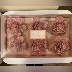 NIB | cupcakes & cashmere - Rose Glitter Floral Tree Clip Set
